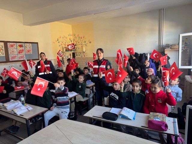 Nevşehir İl Jandarma Komutanlığından Öğrencilere Kişisel Güvenlik Eğitimi